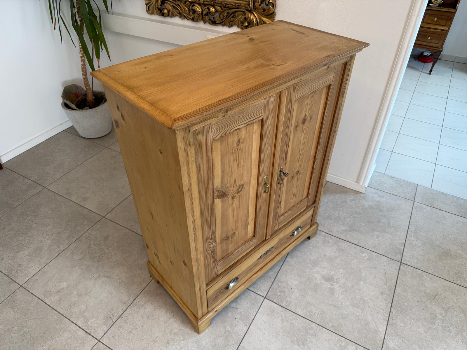 Restaurierte Jugendstil  Anrichte Bauernmöbel WeichholzG2200