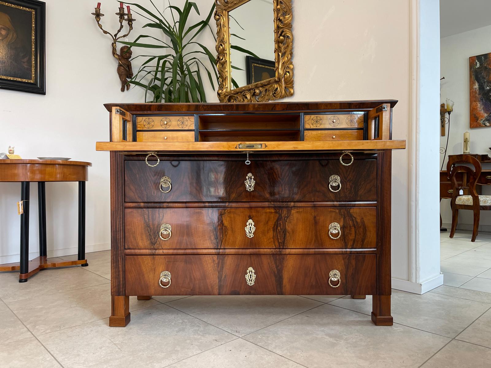 Restaurierte Biedermeier Schreibkommode Nussholz Antiquität G1313