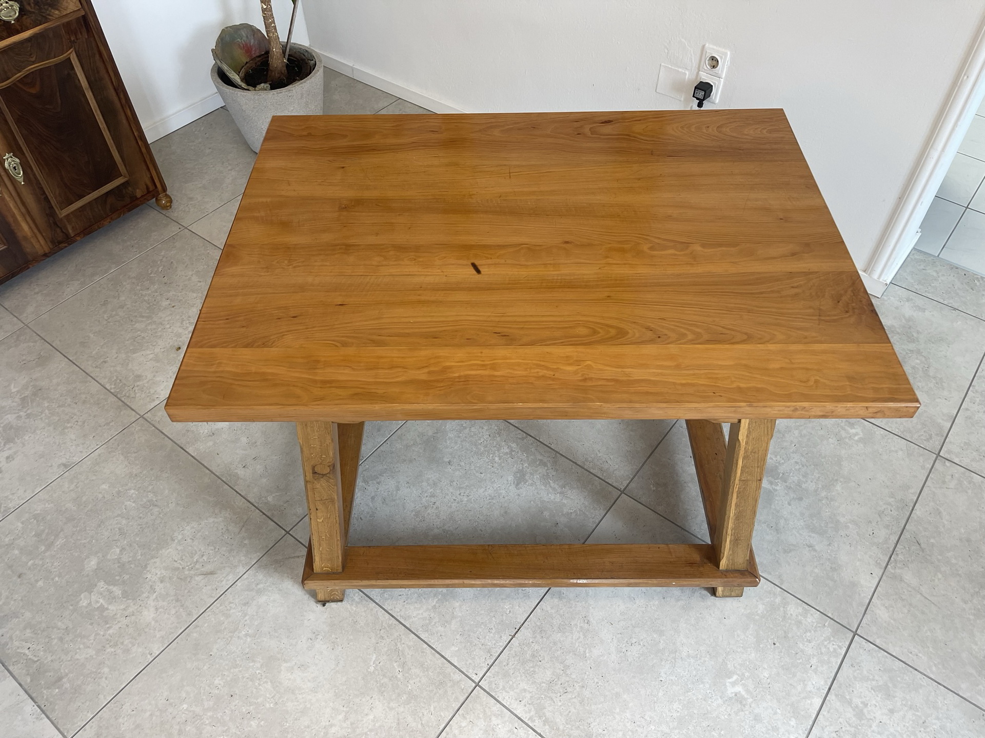 Bauernschrank_197 alter Bauerntisch Massivholztisch Gasthaustisch B1513