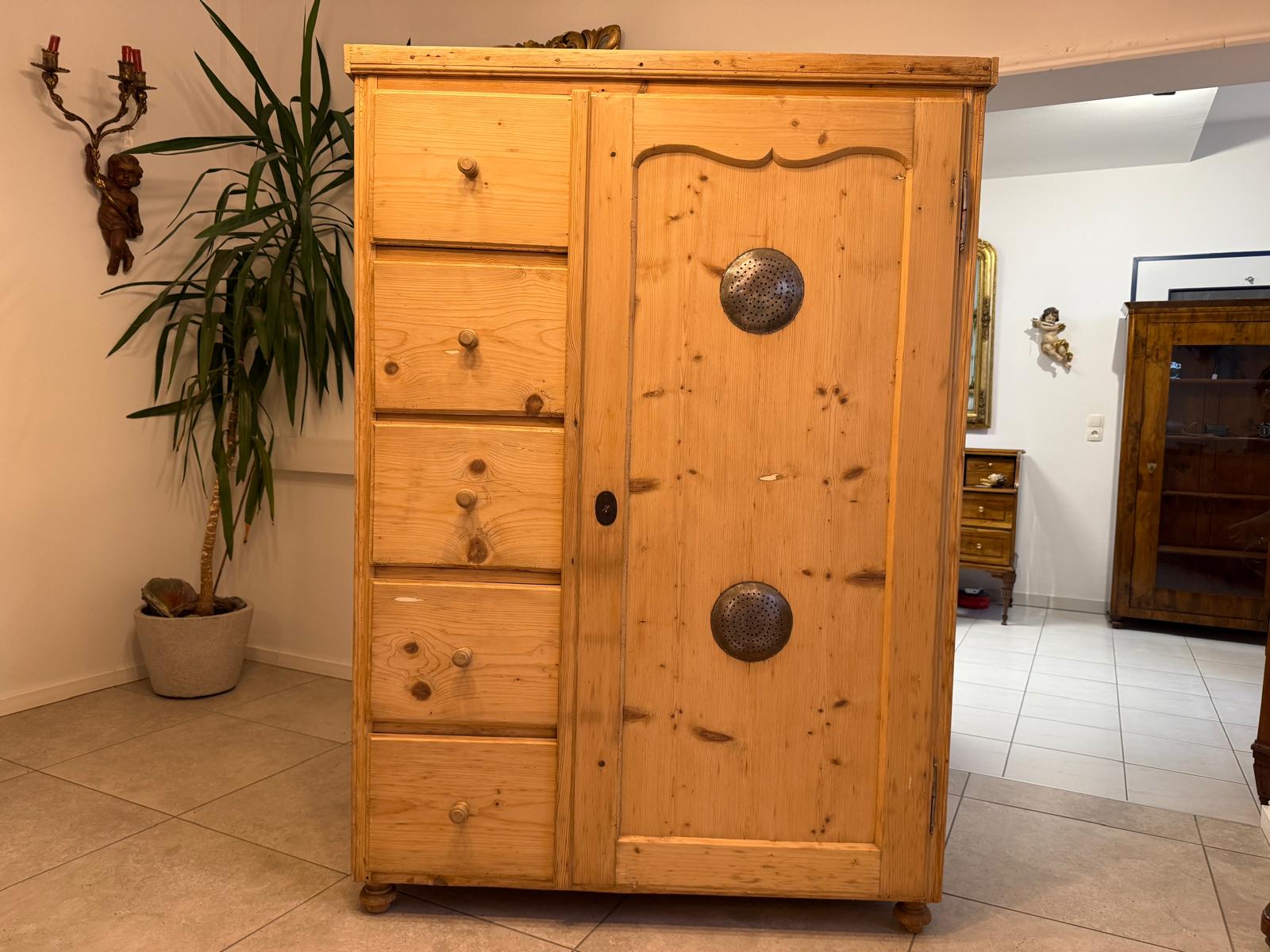 Uriger Biedermeier Brotschrank Almerschrank Speiskasten Bauernkasten G2246