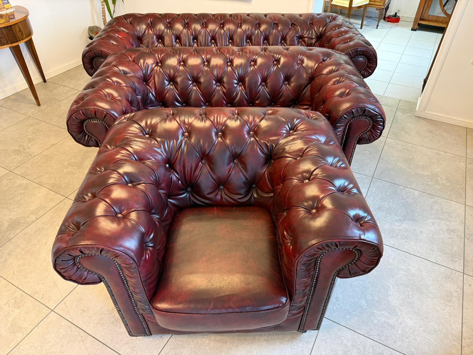 Chesterfield Ensemble 3 teilig Ledersofa Fauteuils Clubmöbel Cultmöbel G2264