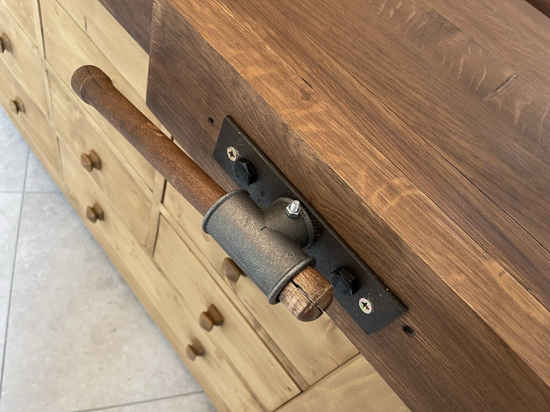 barock-biedermeier_117pUf6fy4WkRmen Urige Antike Hobelbank, Alte Werkbank aus Eichenholz mit Ladenelement B1192