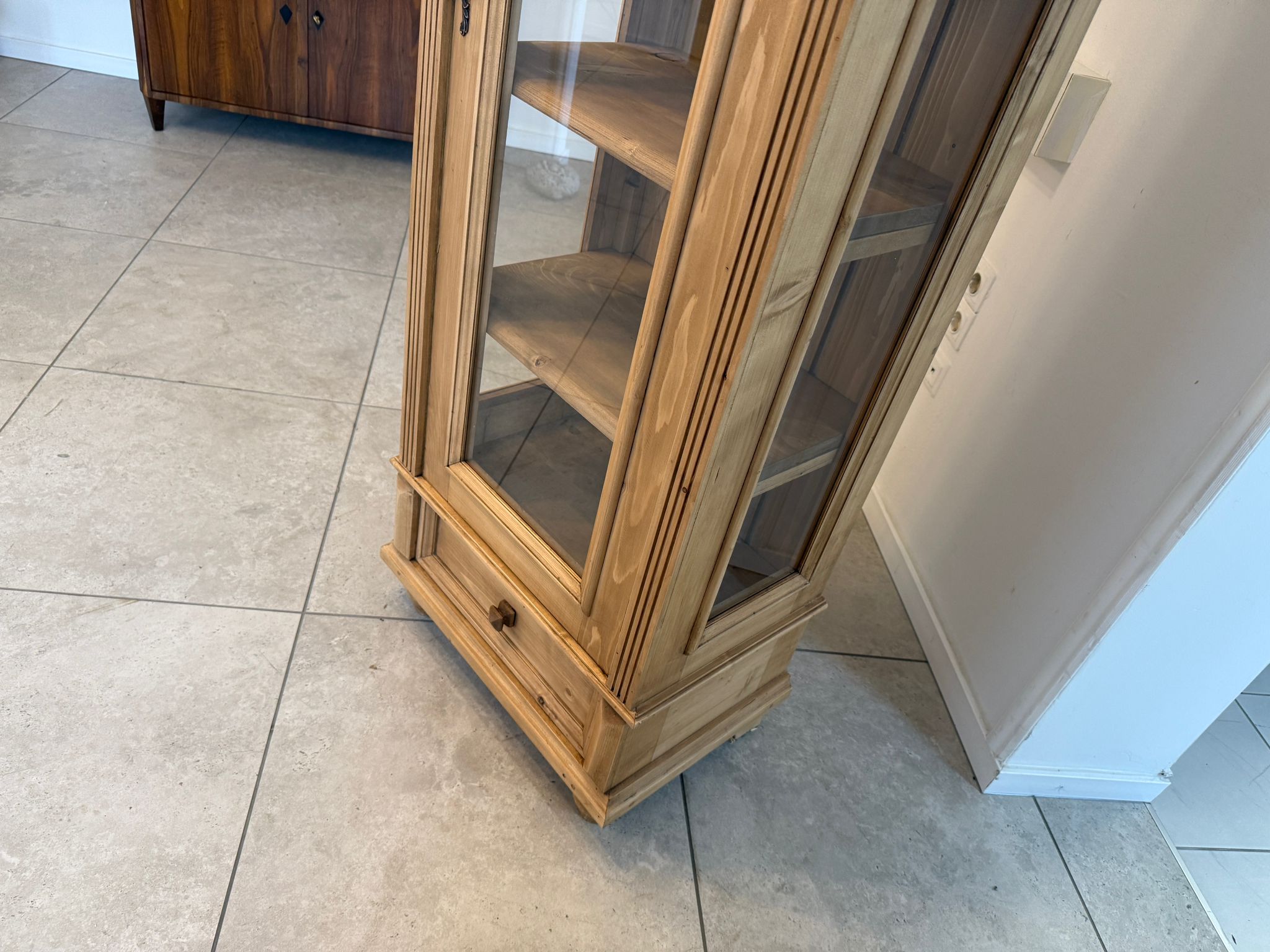 Bäuerliche Vitrine Bauernvitrine Bauernschrank Naturholz Vitrine A4130