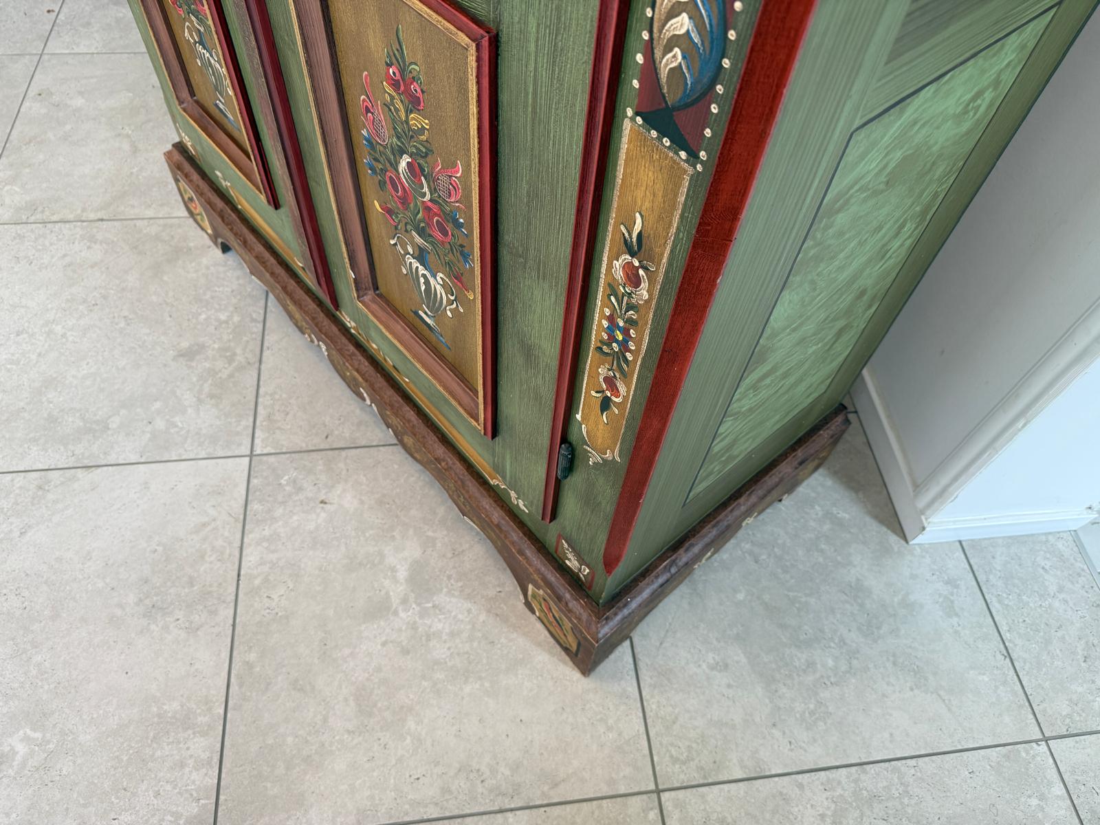 Originaler Voglauer Schrank Bauernschrank Anno 1800 Altgrün G2169