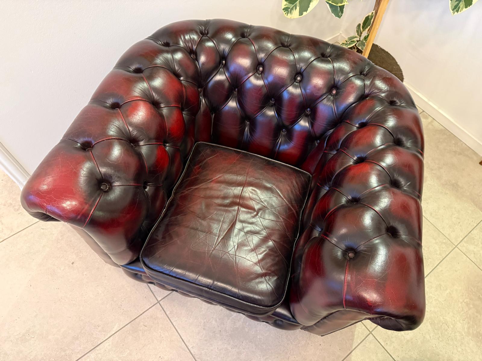 3er Ensemble Chesterfield Sofa Clubfauteuils Cultmöbel Antik D1027