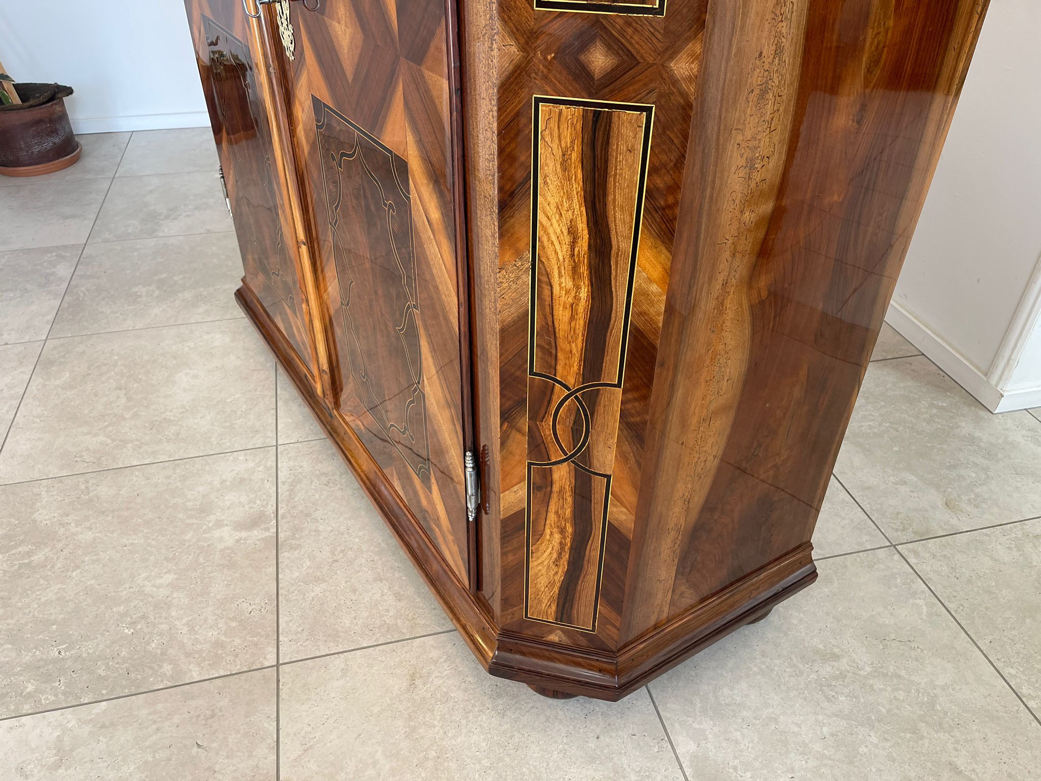 SALE Restauriert Barocker Hallenschrank Barockschrank Museumsexemplar Antiquität G1138