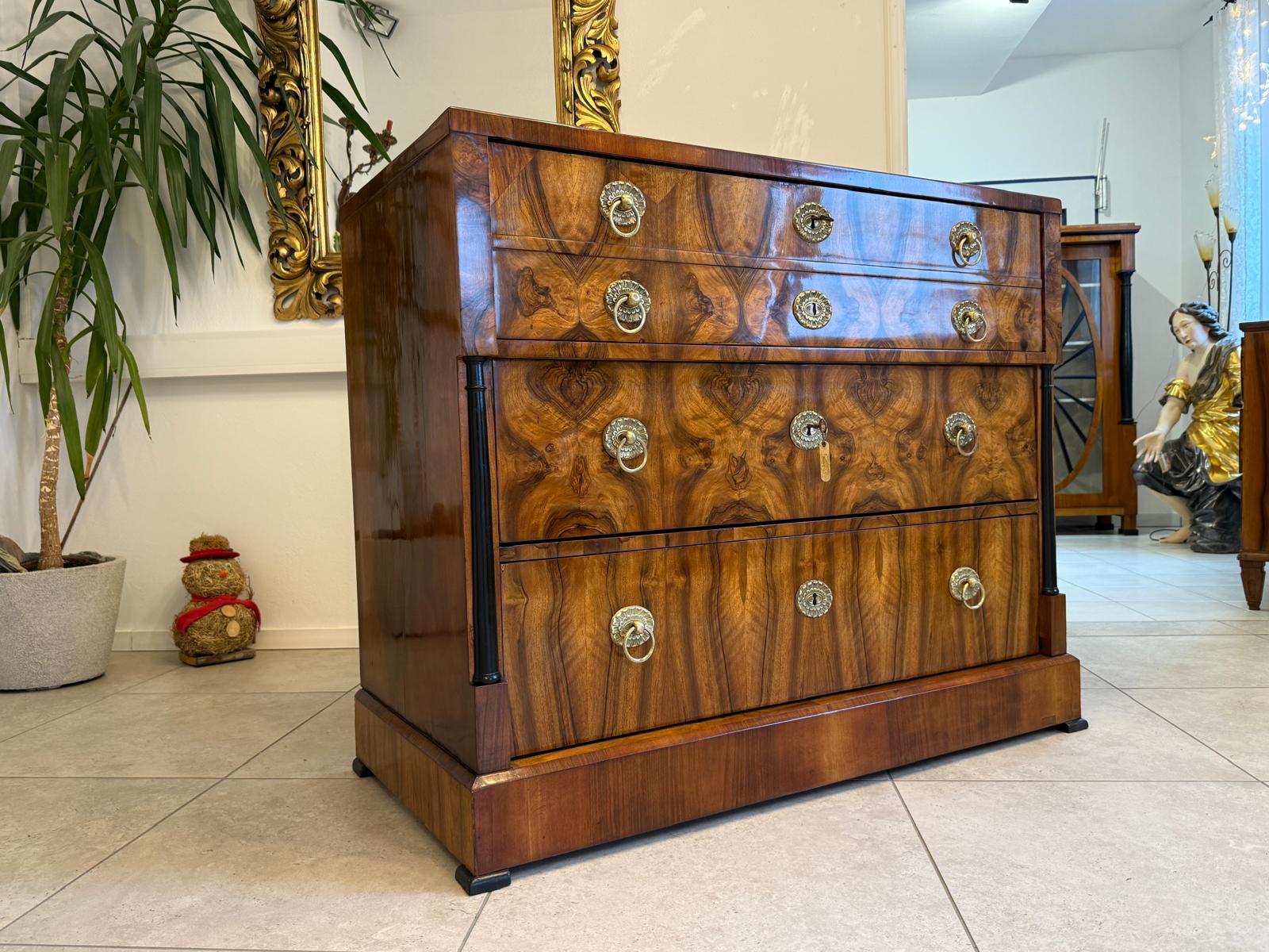 Restaurierte Biedermeier Schreibkommode Nussholz Antiquität G2254