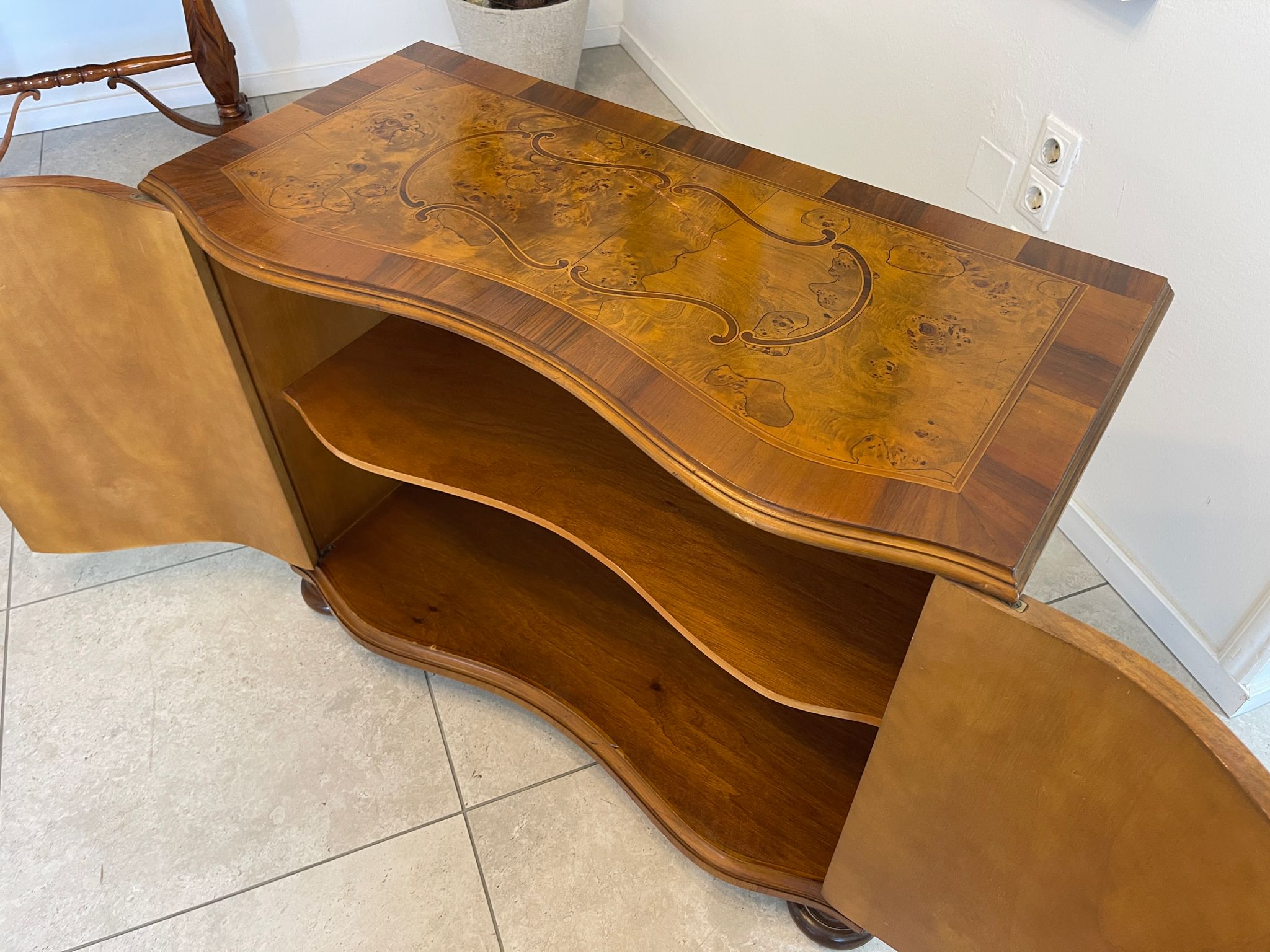 Hübsche Barockstil Anrichte Kommode Sideboard G1578
