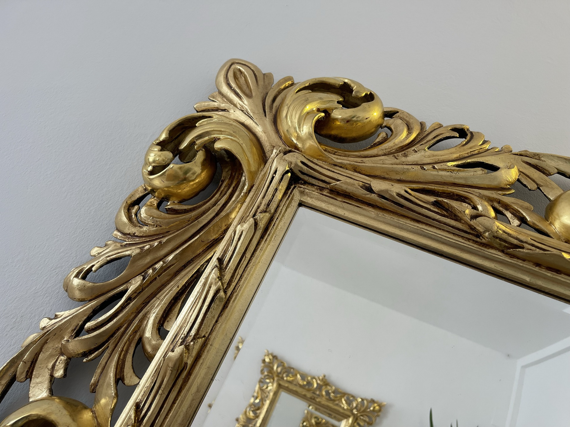 barock-biedermeier_35nQzfniHgbHeng restaurierter Florentinerspiegel Akanthusblattschnitzkunst i1864