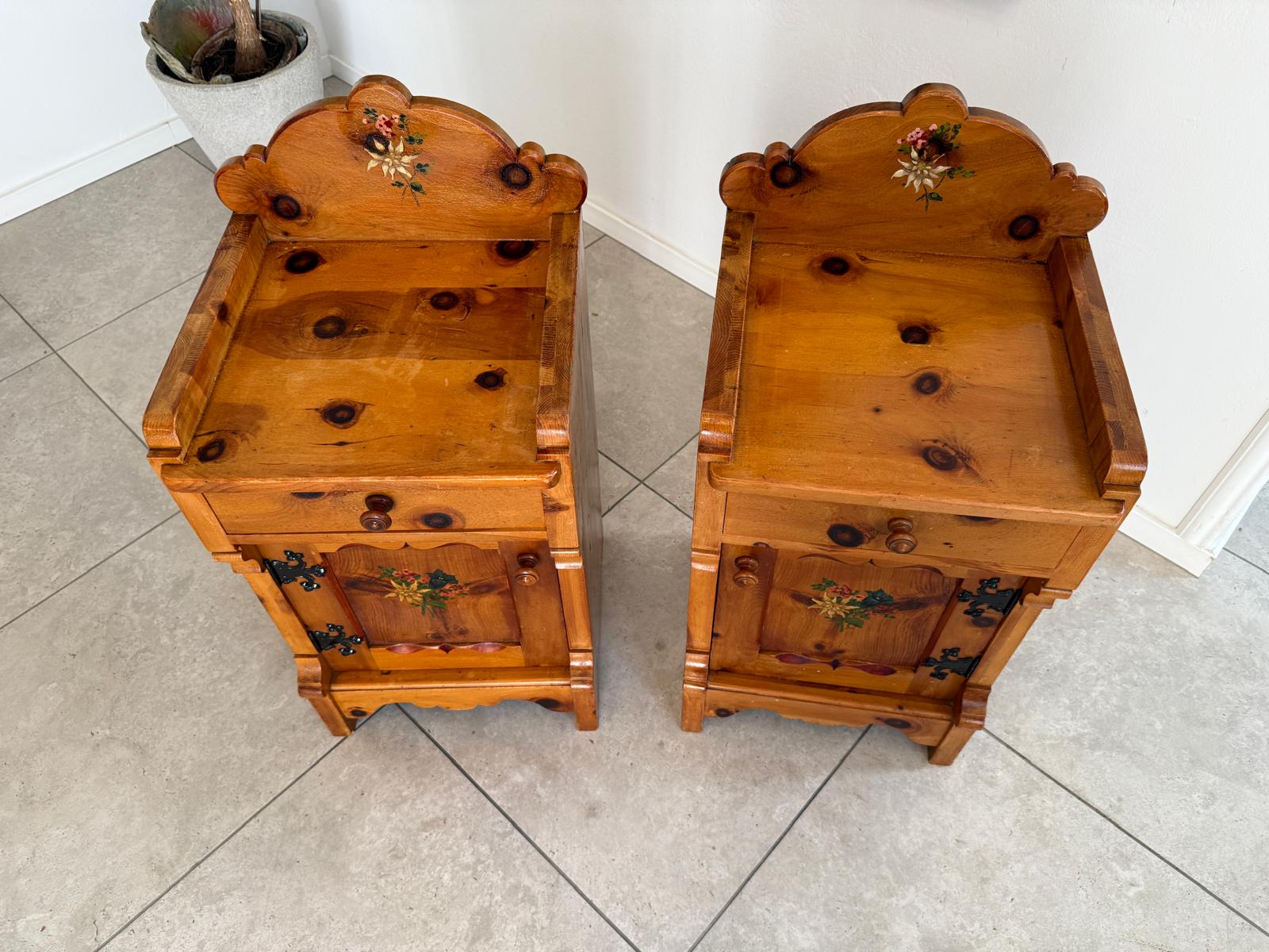 2 bäuerliche Nachtkasterl Naturholzkasterl Zirbenholz G2214