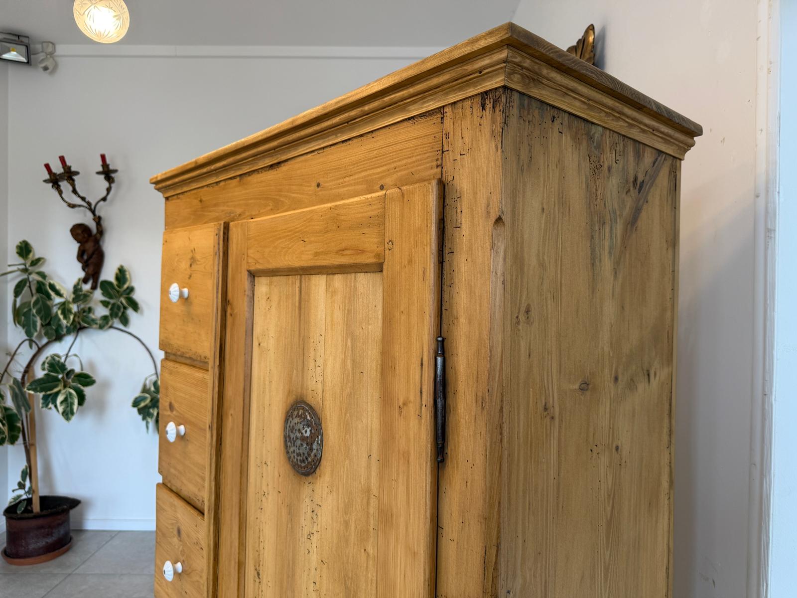 Uriger Biedermeier Brotschrank Almerschrank Speiskasten Bauernkasten D1169