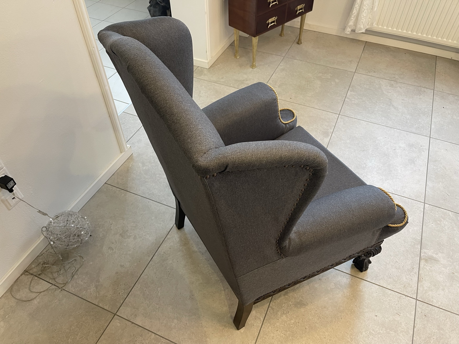 Buecherschrank_27 Restaurierter Historismus Ohrenfauteuil Ohrensessel B1558