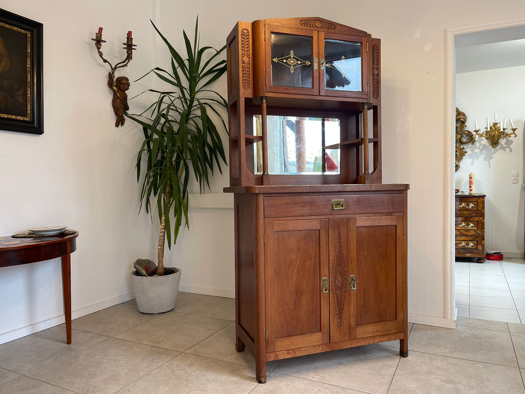 44f4b146-e8f9-4053-b983-92aa8ba5fb99 Traum Jugendstil Kredenz Bücherschrank Beschnitzt A5098