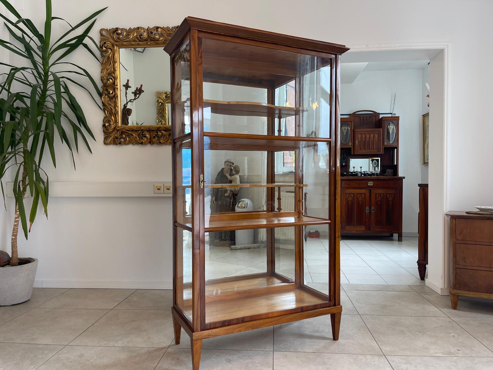 Biedermeier Vitrine Bücherschrank Nussholz Antiquität G1316