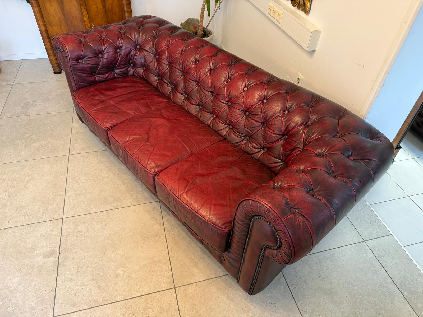 Chesterfield Ensemble 3 teilig Ledersofa Fauteuils Clubmöbel Cultmöbel D2302