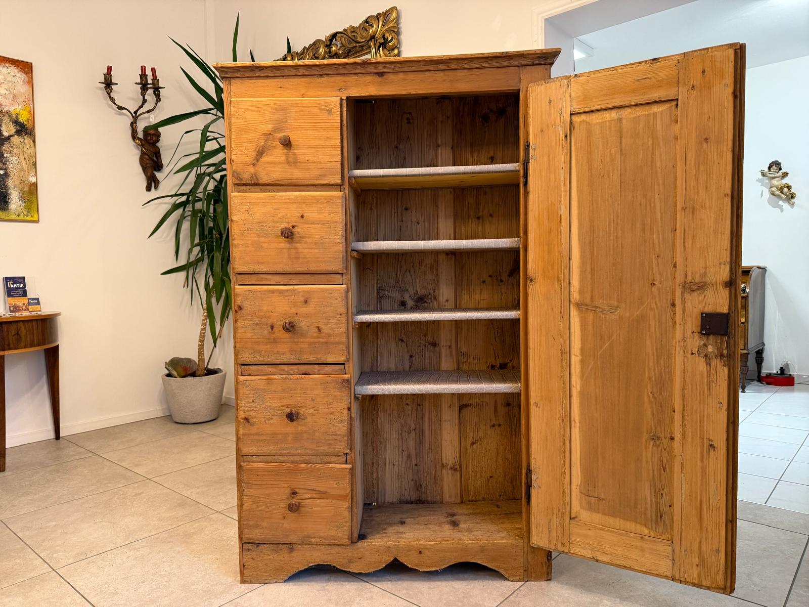 Uriger Biedermeier Brotschrank Almerschrank Speiskasten Bauernkasten G2328