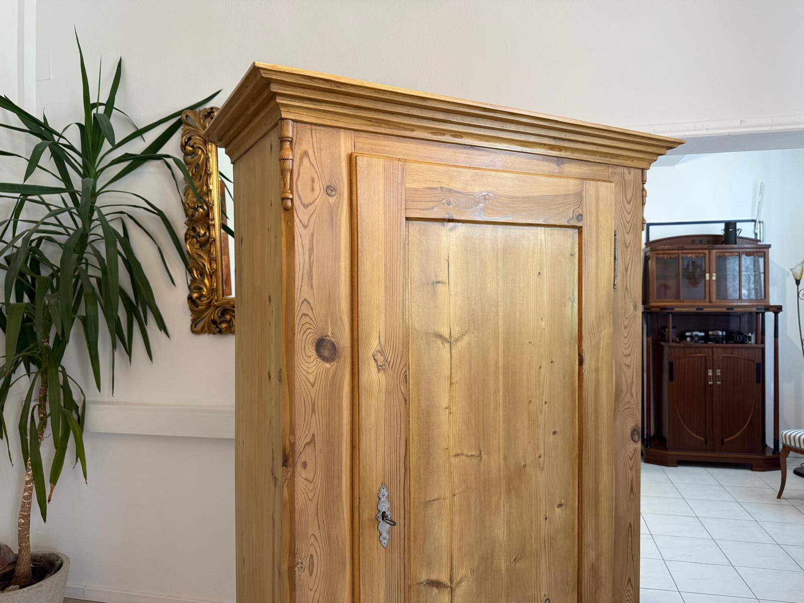 Originaler restaurierter Biedermeier Bauernschrank Naturholzschrank G1793