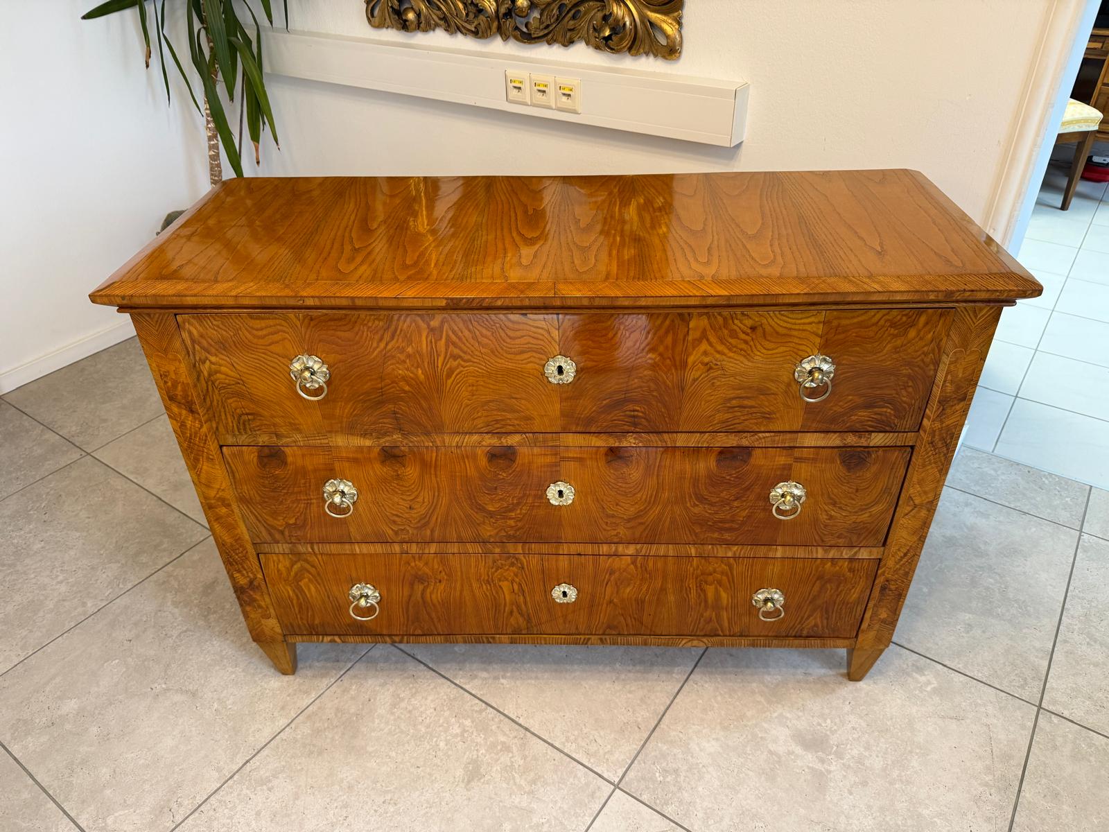 Restaurierte Biedermeier Kommode Ladenkommode Nussholz Antiquität G2242