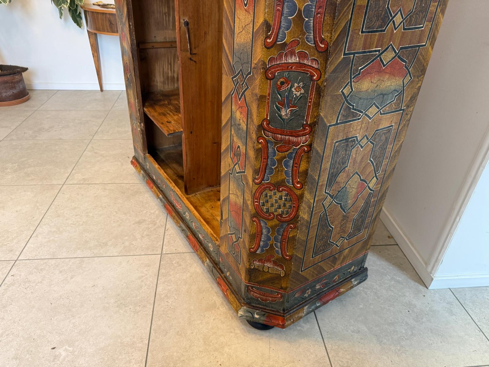 Handbemaltes Bauernregal Bücherregal Tirol Bauernkasten Reiterkasten D1071