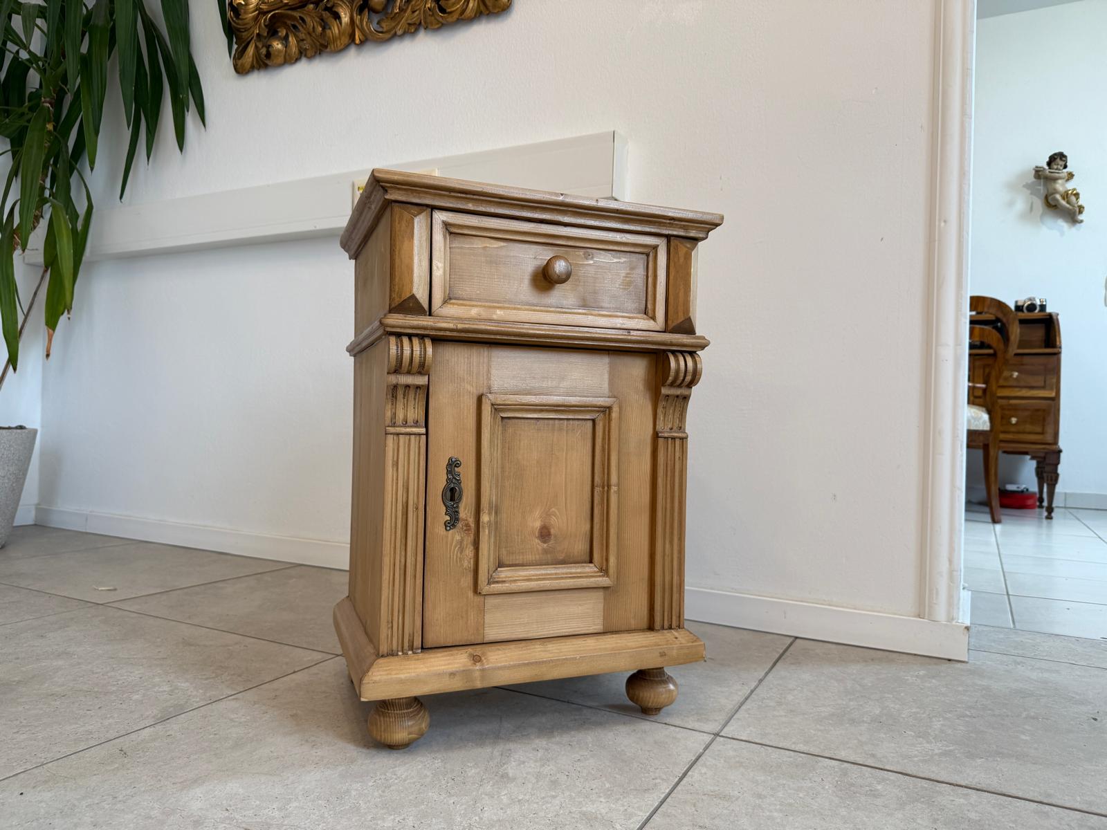 Bäuerliches Nachtkasterl Gründerzeit Stil Fichtenholz Antik G2067