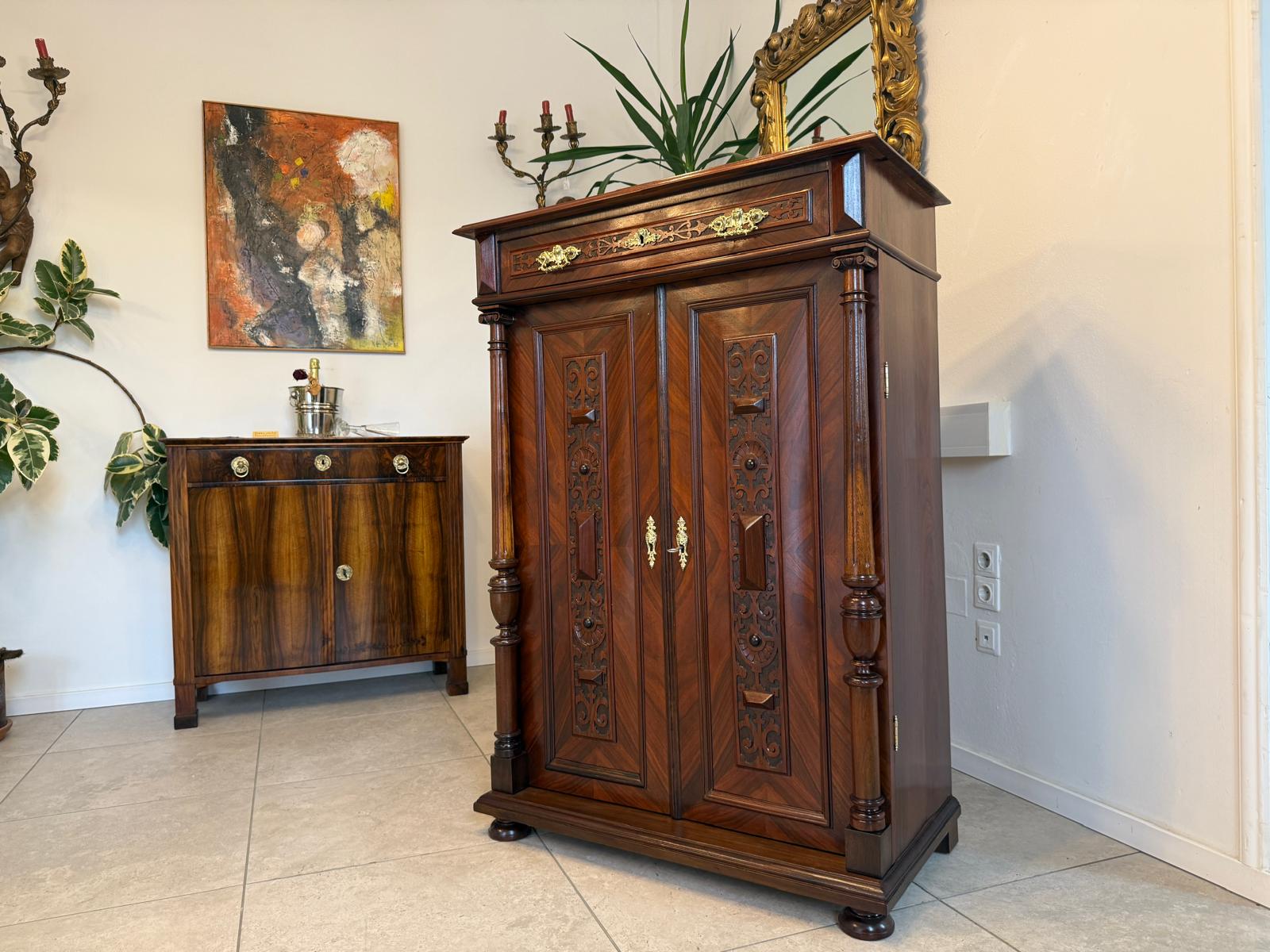 Restaurierte Gründerzeit Anrichte Vertiko Halbschrank Säulenanrichte G2083