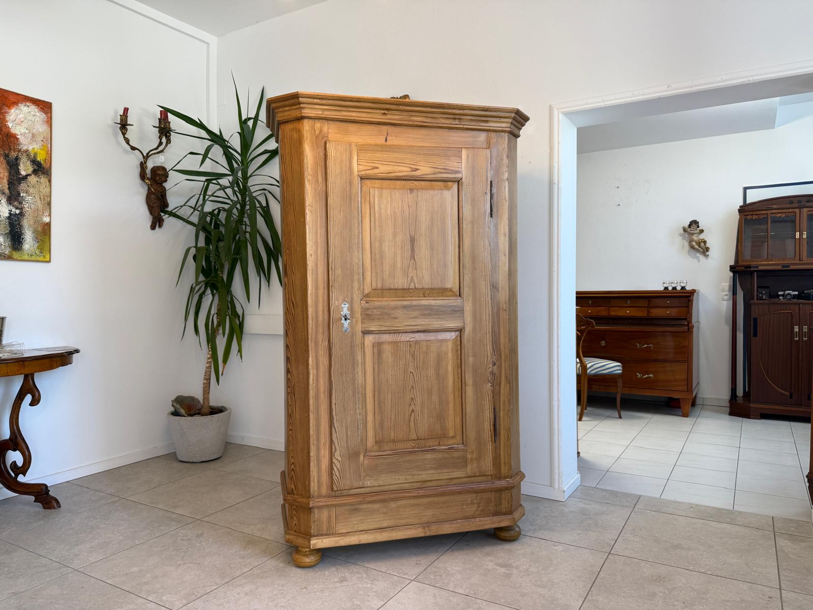 Sale originaler restaurierter Biedermeier Bauernschrank Naturholzschrank G1794