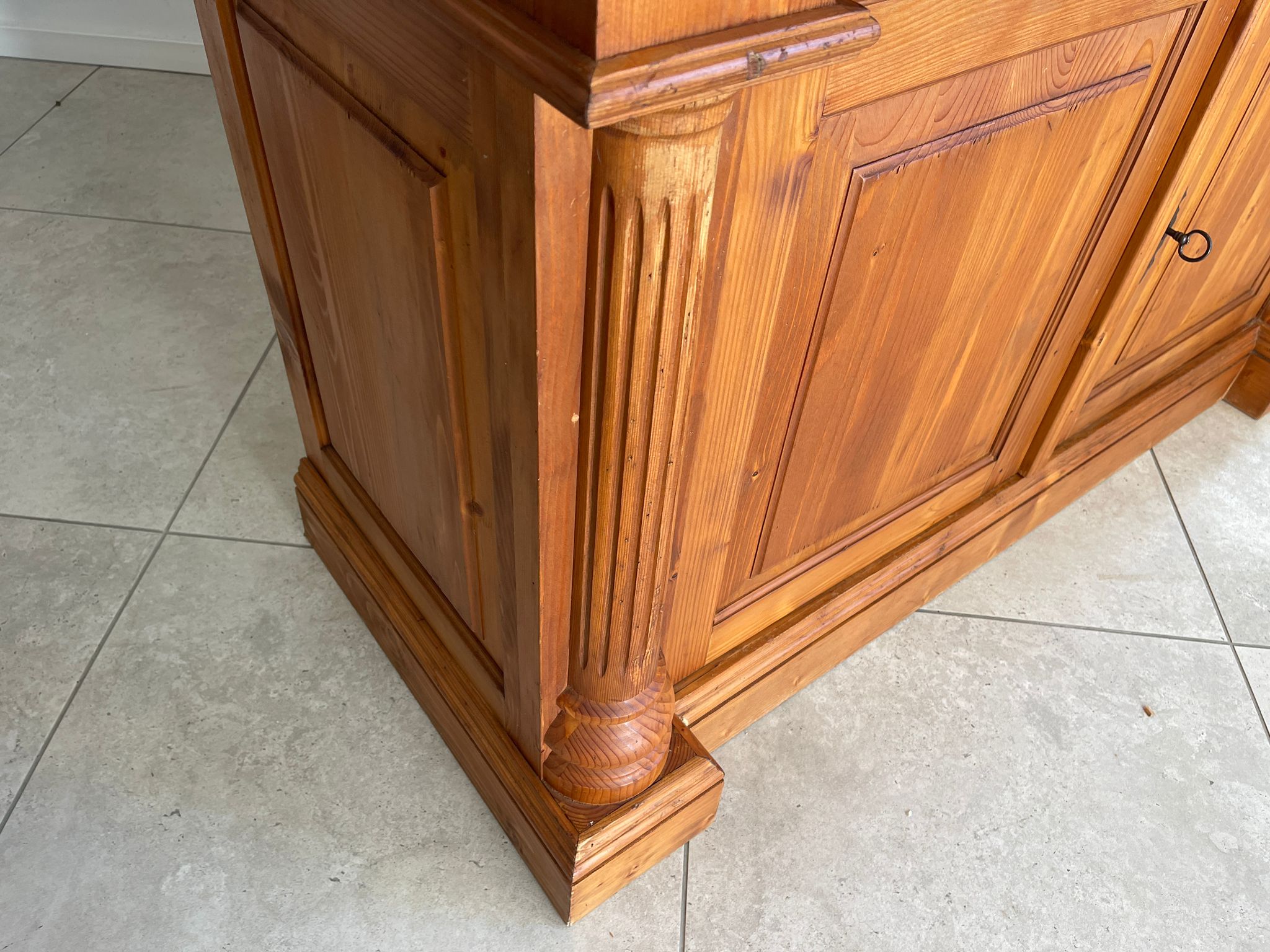 30ae001f-2e7b-4728-934a-02b8a4bb9e50 Bäuerlicher Vitrinenschrank Bücherschrank Bauernschrank A4984
