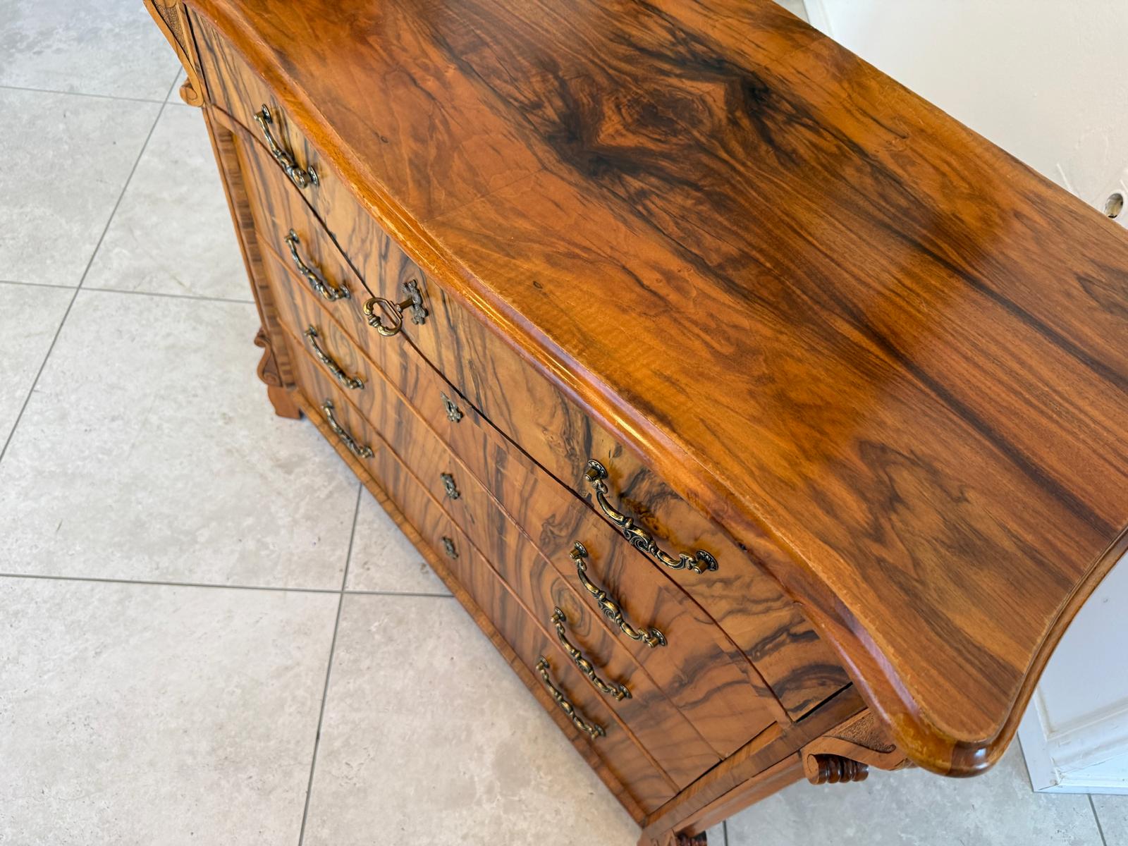 Originaler Nussholzfurnierte Spät Biedermeier Kommode G1788
