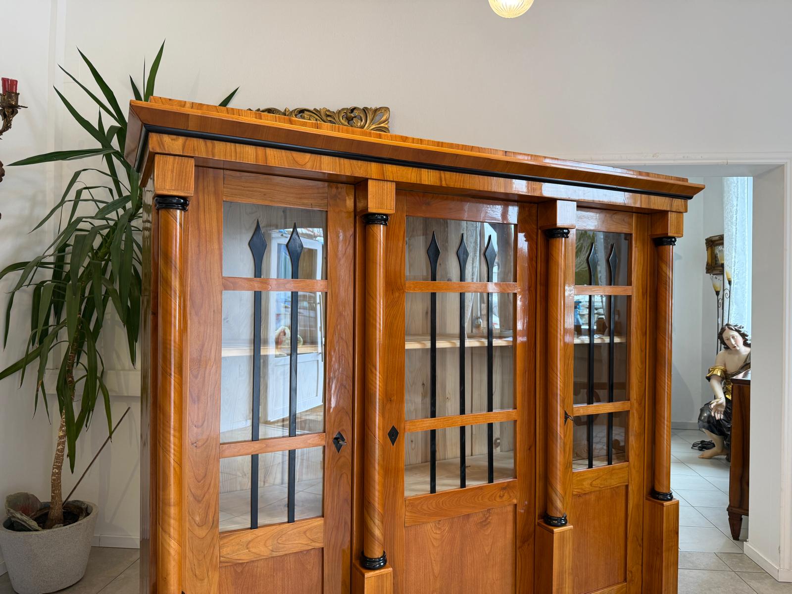 SALE Restaurierte Vitrine Biedermeier Stil Bücherschrank Sammlervitrine D1199