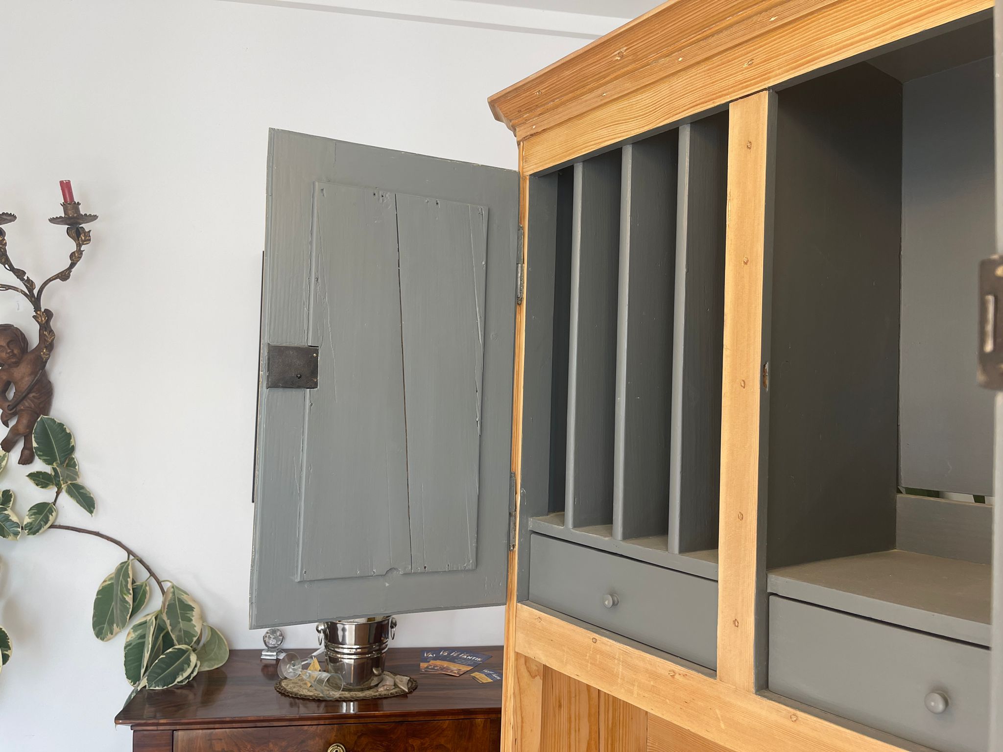 32ae6f1d-402b-417f-9891-7f4f3193a8e7 Original Biedermeier Küchenschrank Aufsatzschrank A4543