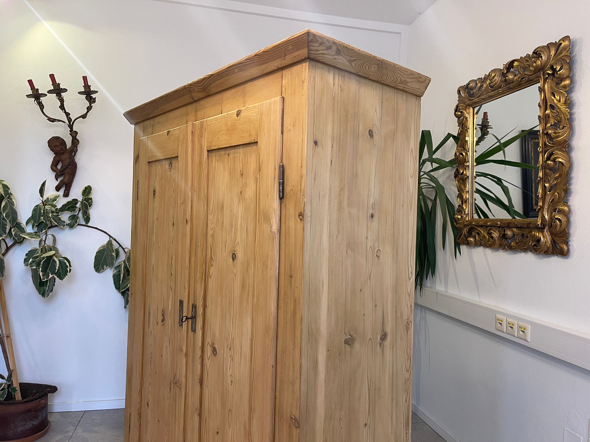 5daa23ac-cbac-4d4f-a80f-1d4ed7c31215 Traum Biedermeier Bauernschrank Naturholzschrank A5026