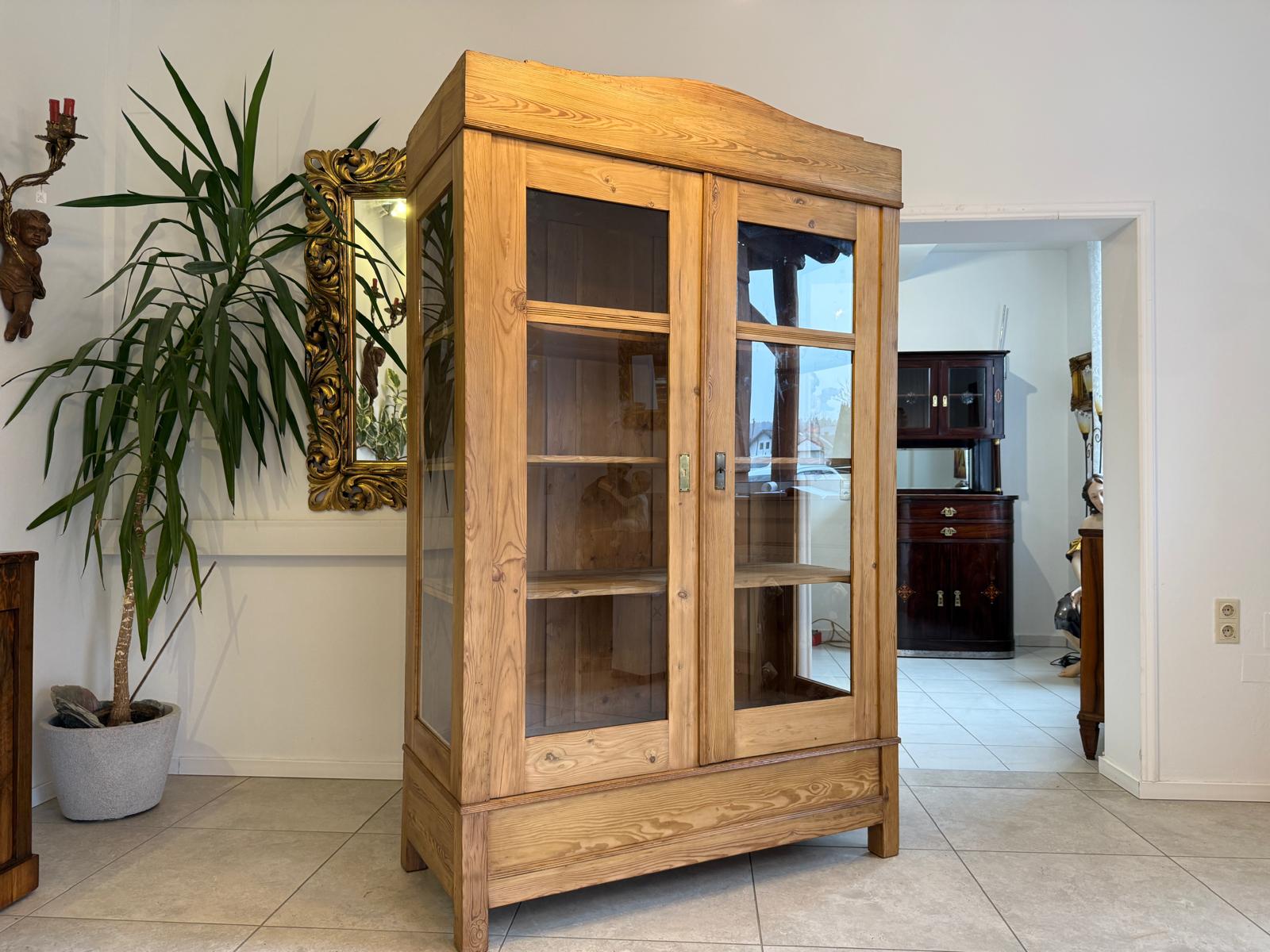 hübsche Jugendstil Vitrine Bauernvitrine Bauernschrank Naturholz Bücherschrank D1120