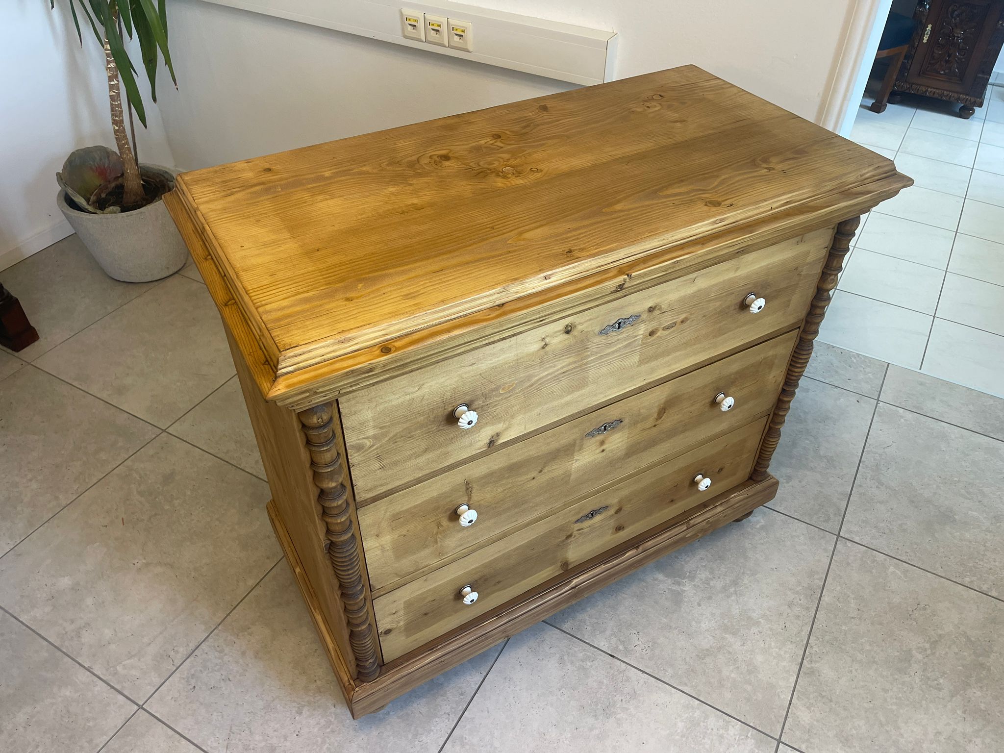 9029a0c1-219f-470c-9f0a-9ca5cbed19d9 Restaurierte Biedermeier Kommode Ladenkommode A4851
