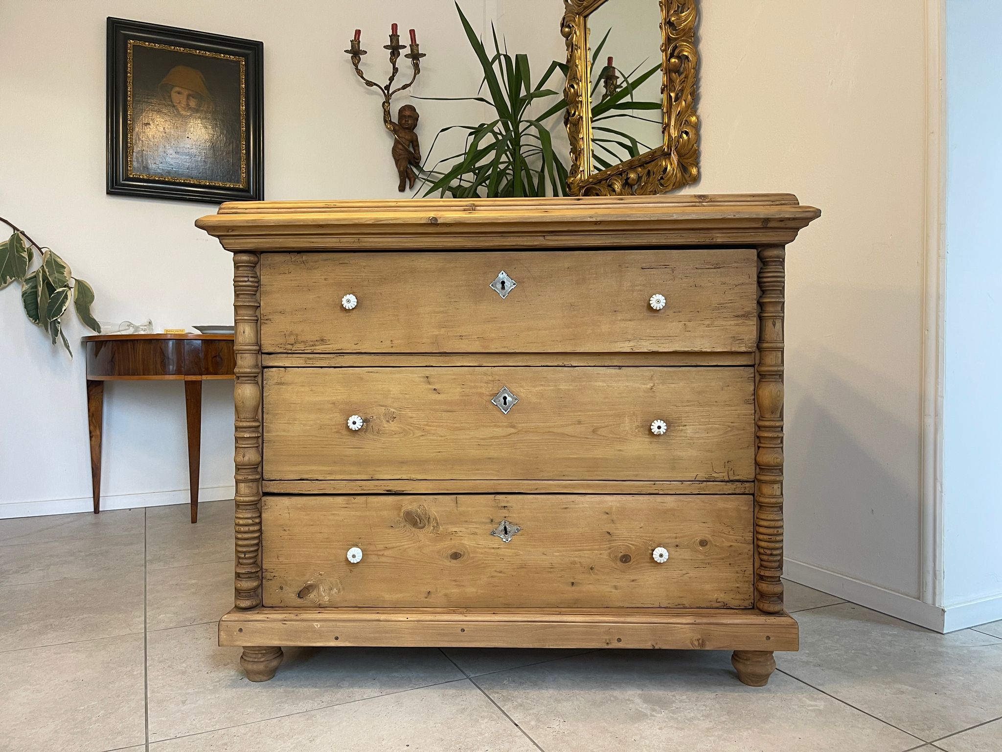 58e4a20a-96e8-4c2b-9e27-e58f09f6e69d-1 Restaurierte Biedermeier Kommode 3 Ladenkommode A5058