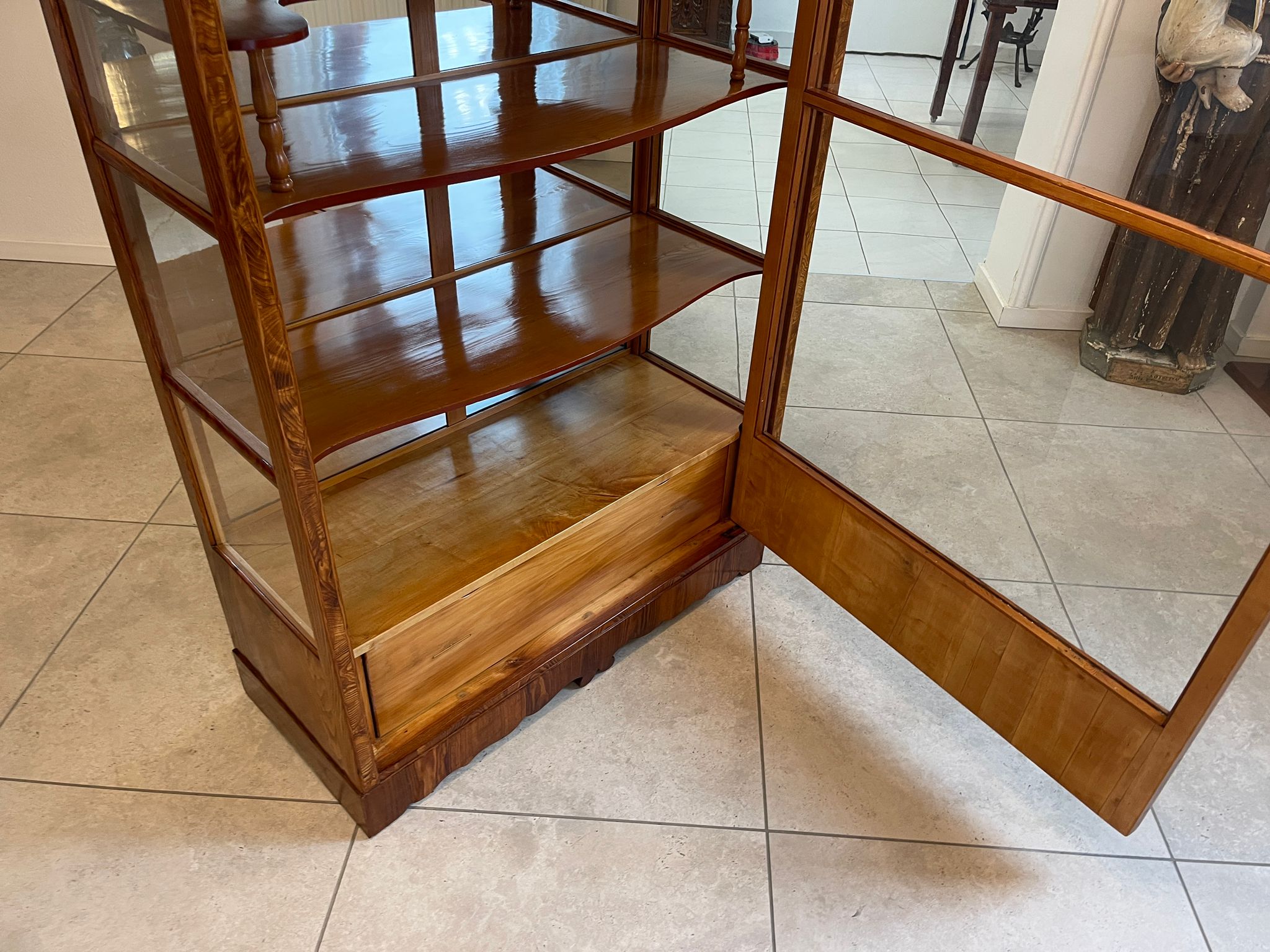 e8b6d3fa-e46e-43ab-89a2-897f62d0c5c8 Biedermeier Vitrine Bücherschrank Eschenholz A4950