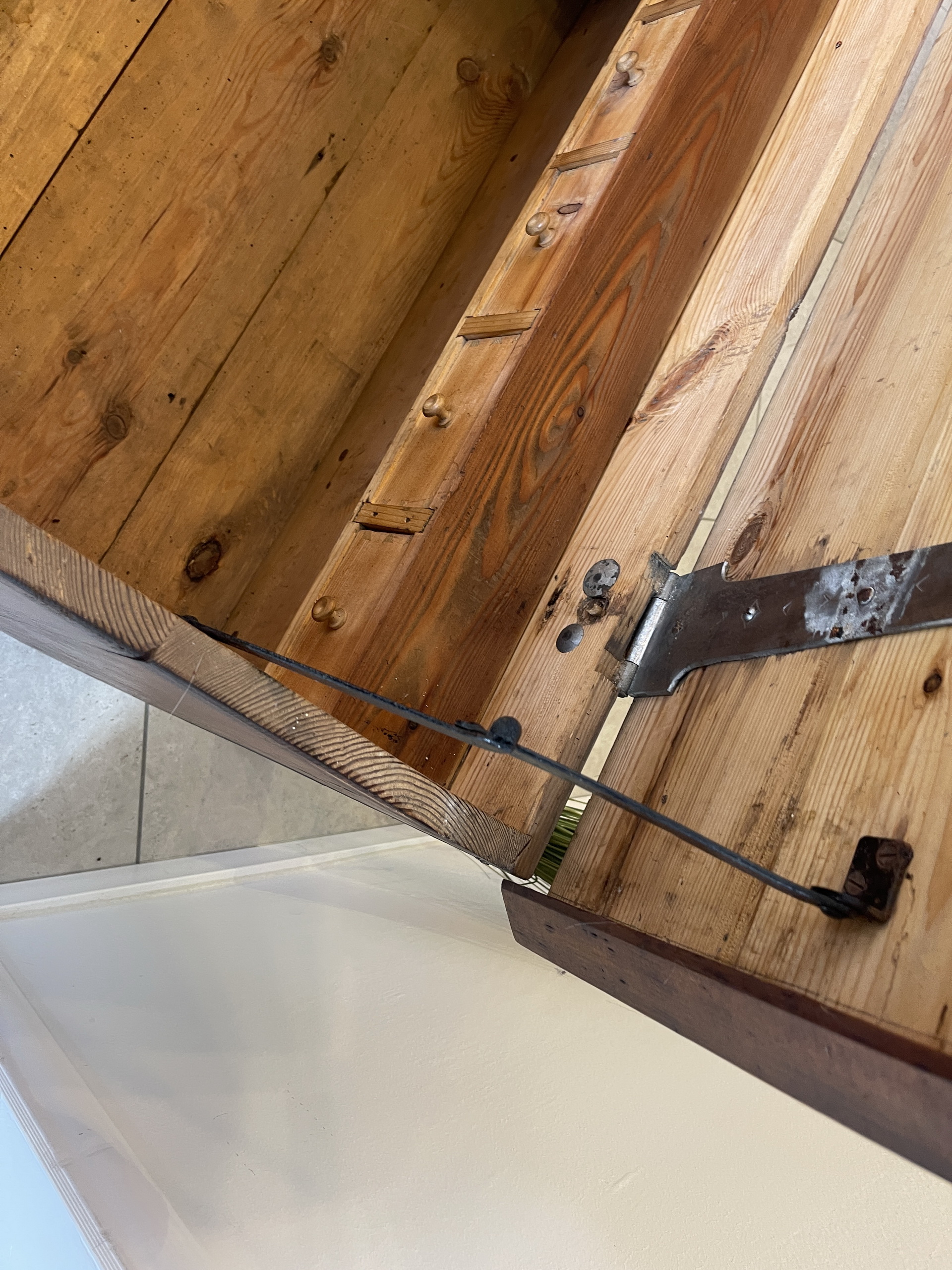 Barock-Biedermeier-132 Originale Barock Truhe Beschnitzt Naturholz A4190