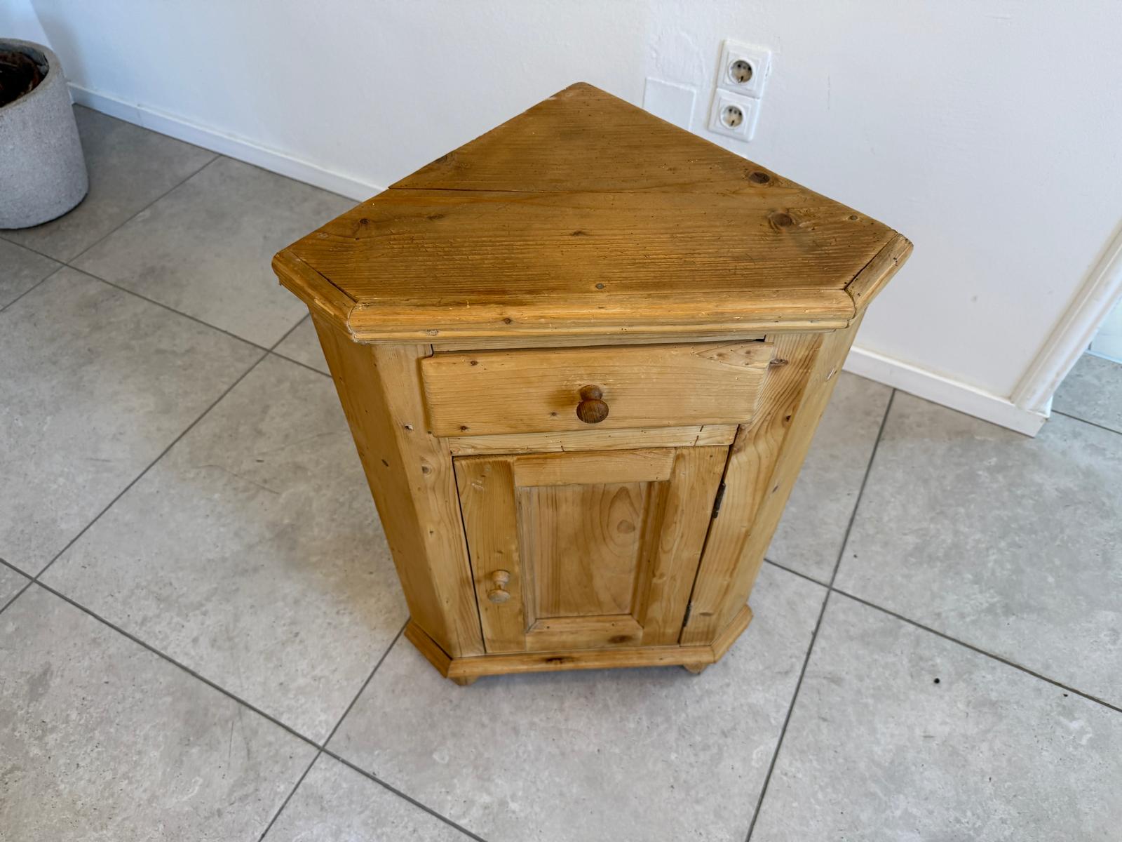 Bäuerliches Eckkasterl Eckanrichte Eckmöbel Bauernchrank G1980