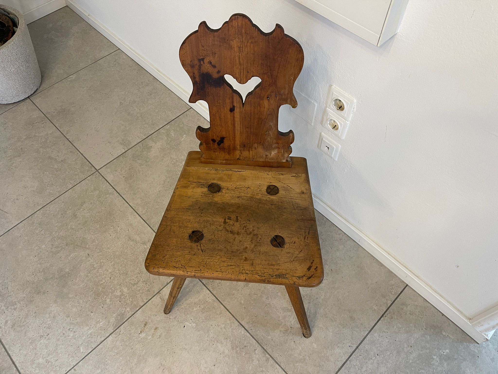 Uriger Biedermeier Bauernsessel Sessel Brettstuhl A5030