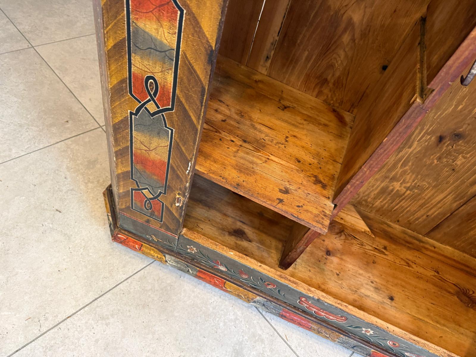 Handbemaltes Bauernregal Bücherregal Tirol Bauernkasten Reiterkasten D1071