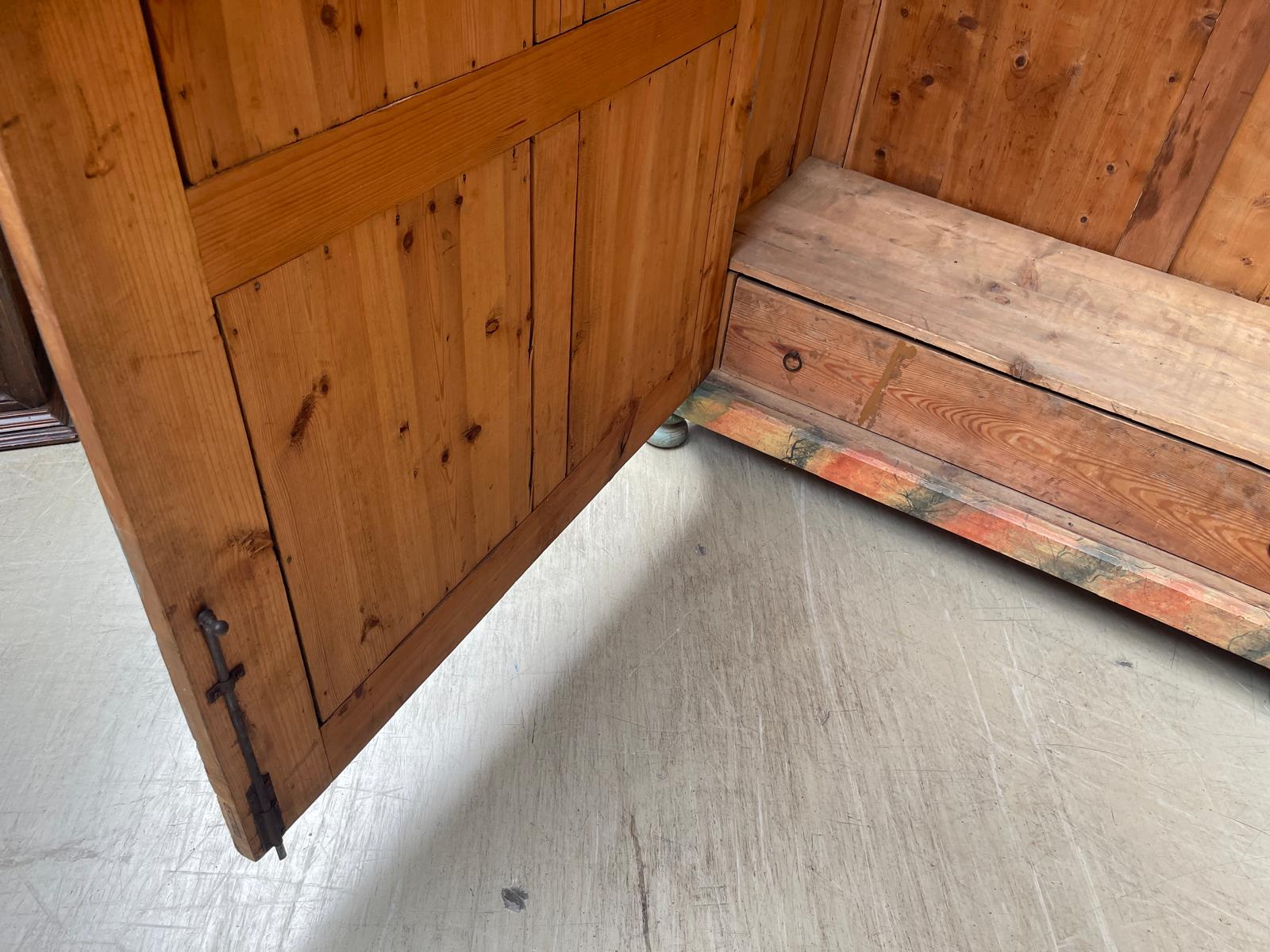 Antiker Sakristei-Schrank Antiquität Rarität Apostelschrank Bauernschrank Handbemalt G1304