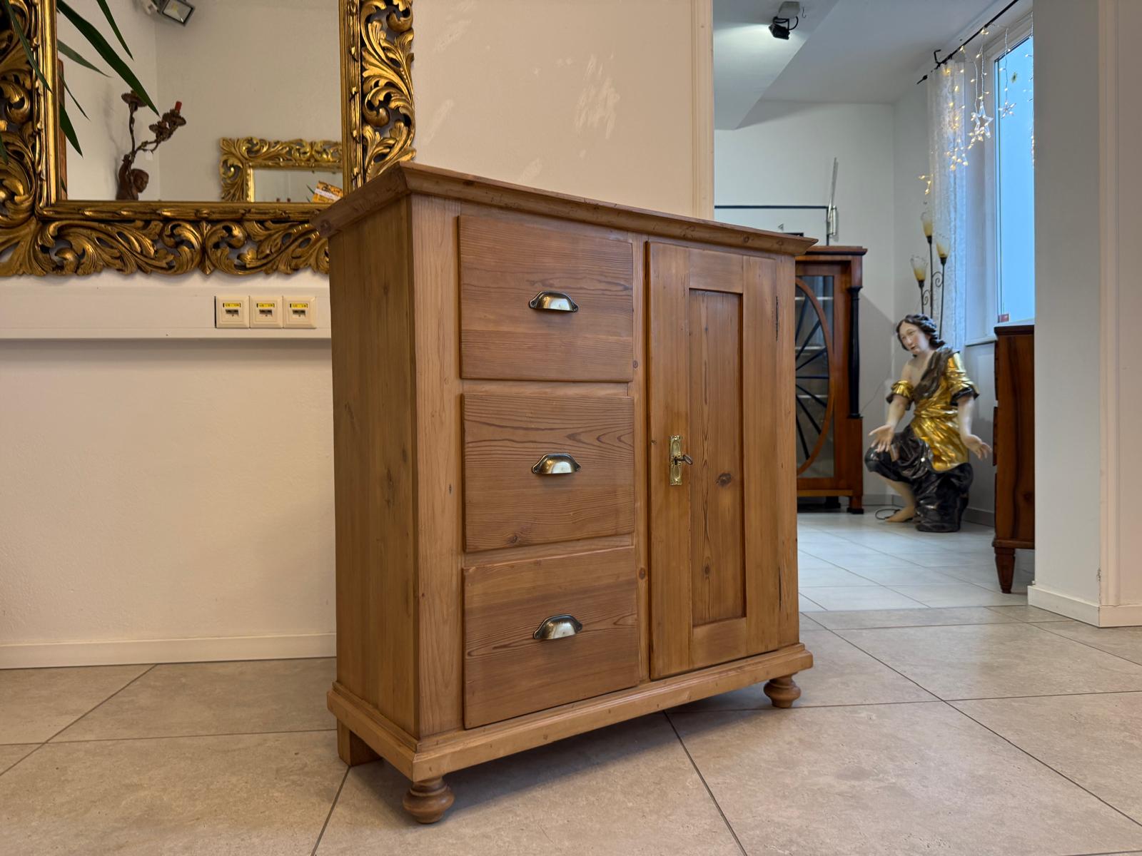 Antiker uriger Brotschrank Almerschrank Alma, Vorratsschrank G2258