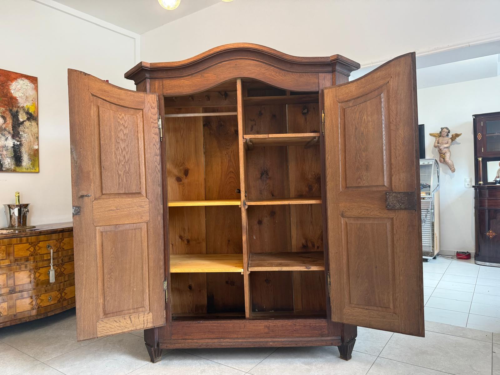 Barock Hallenschrank Schrank Eichenholz Geschnitzt D2626