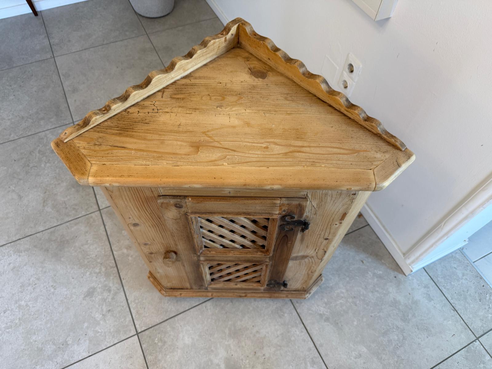 Bäuerliches Eckkasterl Eckanrichte Eckmöbel Bauernchrank G1043-1