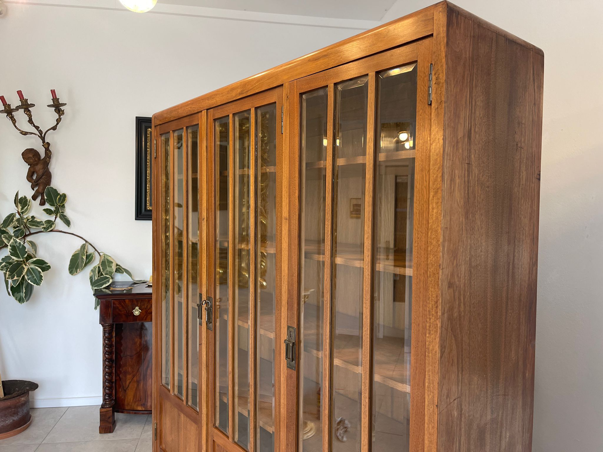 6e805d69-9bf2-4227-ae21-8d1880cf6f43 Jugendstil Schrank Kleiderkasten Jugendstil Bücherschrank A4887