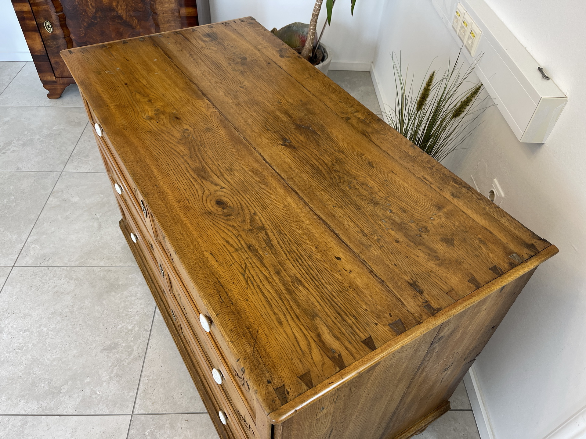 biedermeier_63vOM02R2mrCVag Barock Kommode Eichenholz Knochenbarock mit Schnitzarbeit A4301