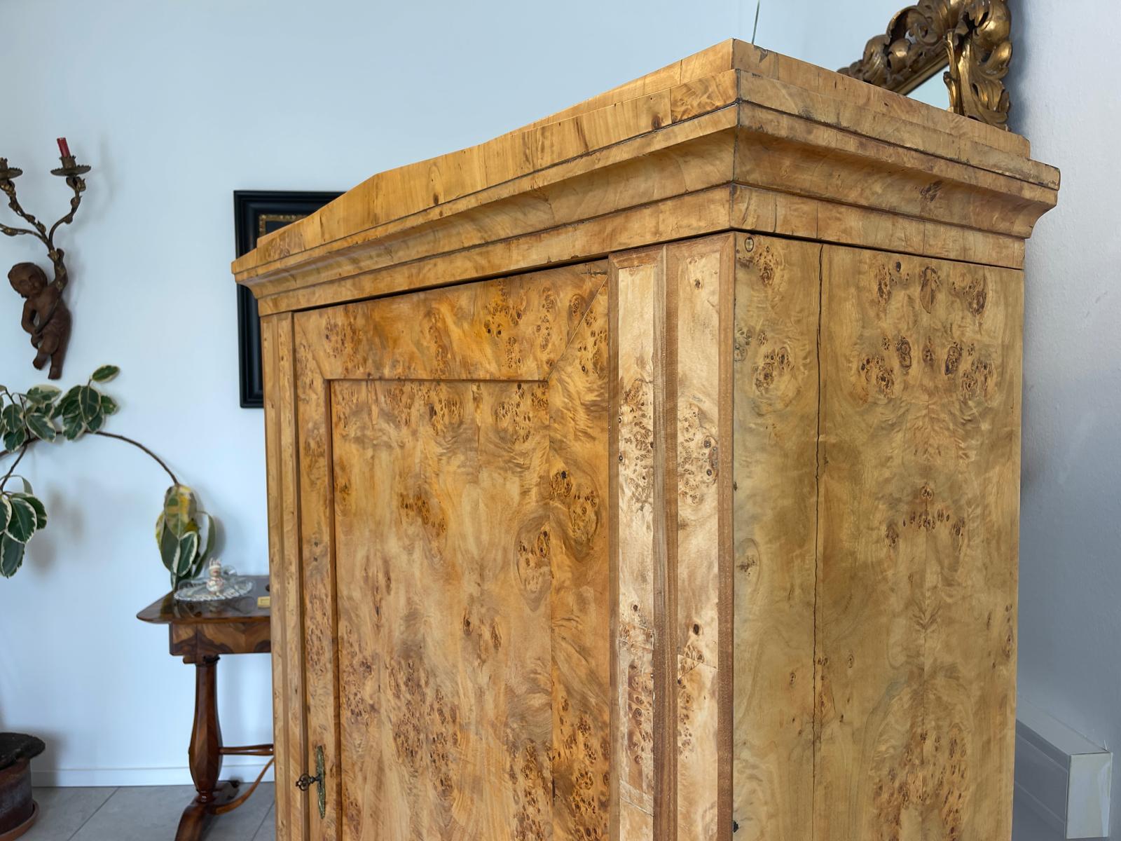 Sale Maserbirkenholz Biedermeier Schrank Kasten Originalstück G1352