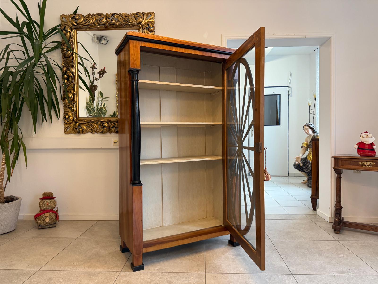 Sale Empire Vitrine Sonnenvitrine Bücherschrank Nussholz Antiquität G2305