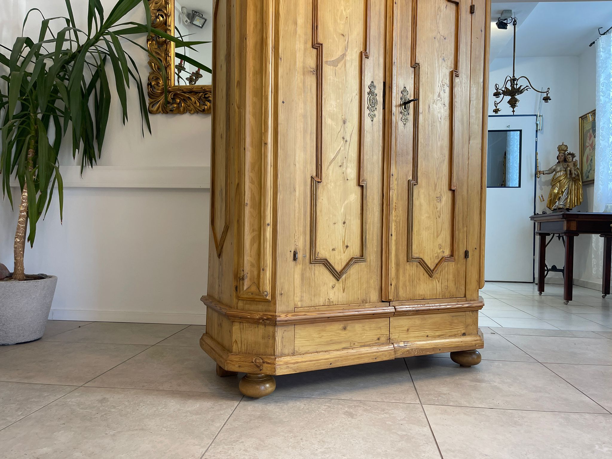 ce3465ca-4b97-42fa-90c8-c9c20d89fc5a Bauernschrank Barockschrank Barock Hallenschrank Kasten A4975