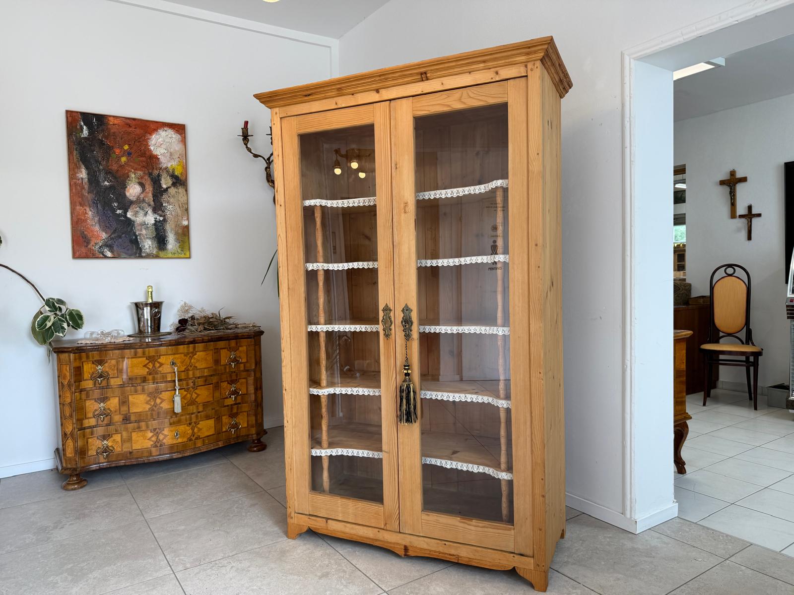 Bäuerliche Vitrine Bauernvitrine Bücherschrank antik Bauernschrank D2731
