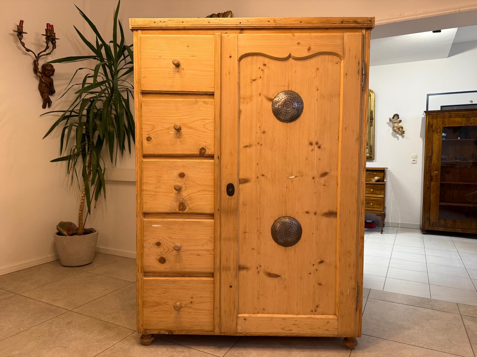 Uriger Biedermeier Brotschrank Almerschrank Speiskasten Bauernkasten G2246